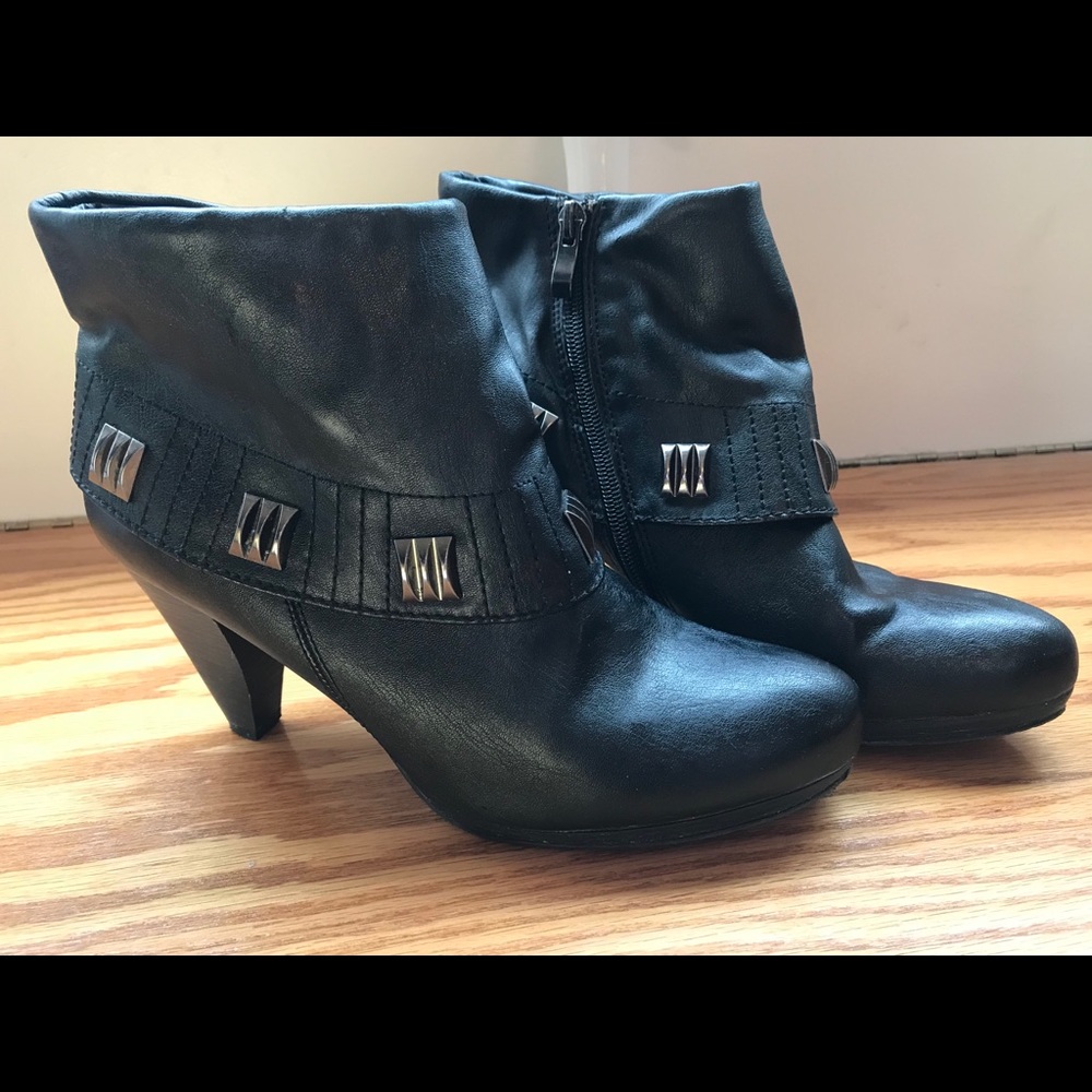 Bass black booties Size 8.5 EUC